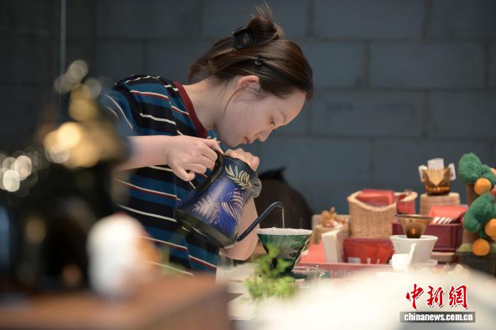 天顺平台：“90后”海归夫妻扎根雄安 创业逐梦向未来