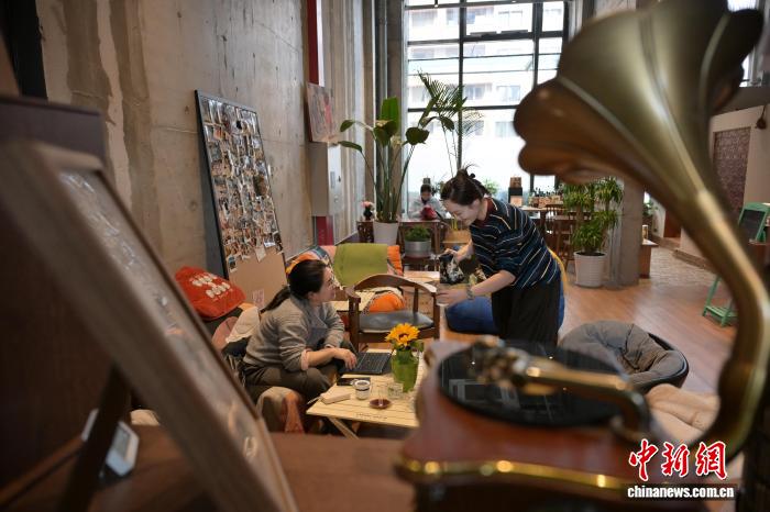 天顺平台：“90后”海归夫妻扎根雄安 创业逐梦向未来